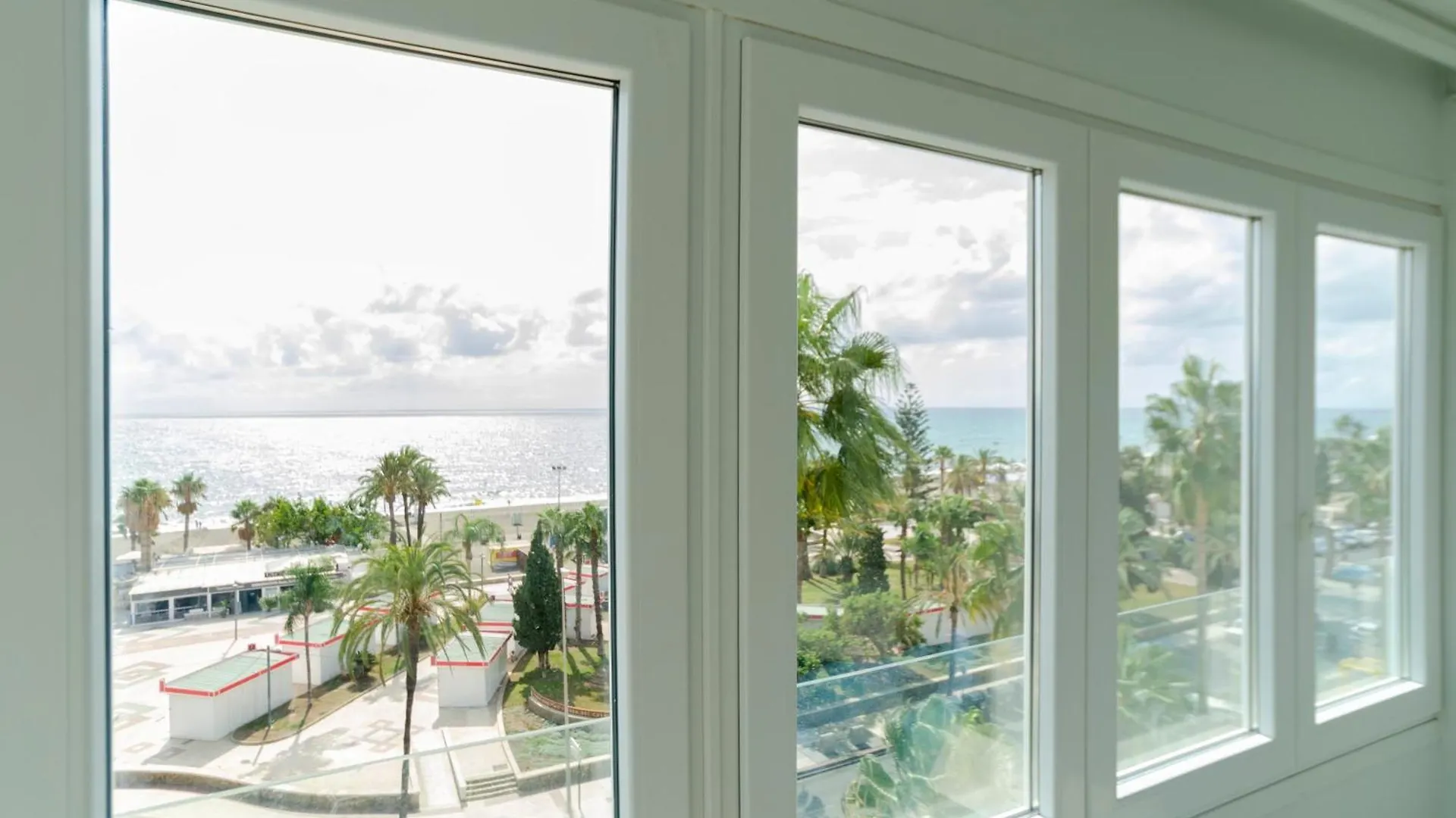 A&C Vistas Al Mar Luxury Apartment Torre Del Mar
